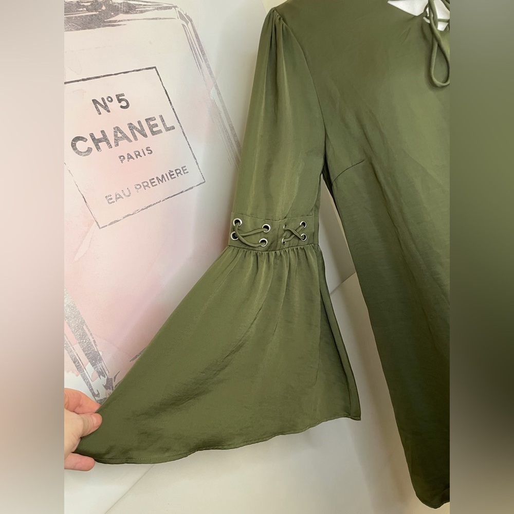 Venus Long Bell Sleeves Mini Dress Olive Green Size Medium - Picture 3 of 15
